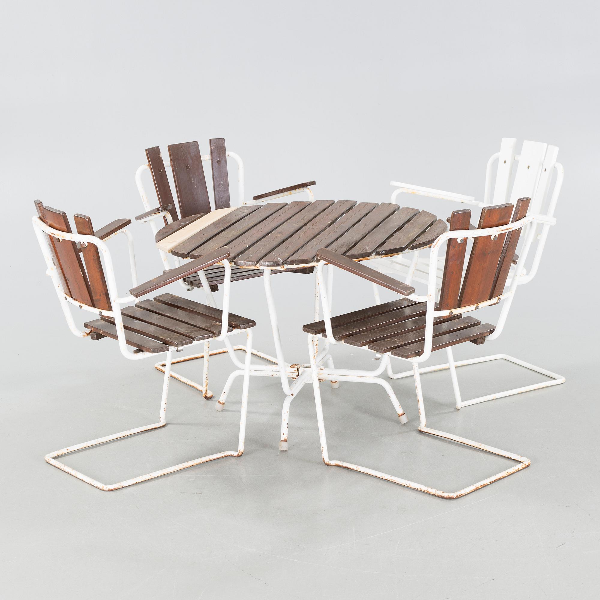 A garden table "8/90" and four garden chairs "P1", by AB Trädgårdsmöbler Osby.
