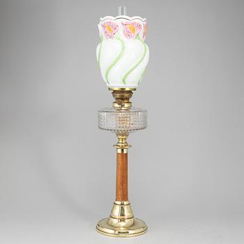An early 20th Century table light.