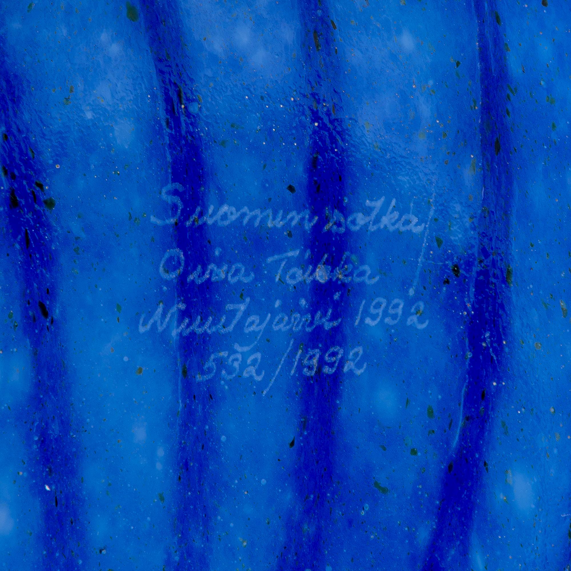 Oiva Toikka, Glass bird, Finland's 75th Independence Year, sign. Suomen sotka Oiva Toikka, Nuutajärvi 1992, 532/1992.