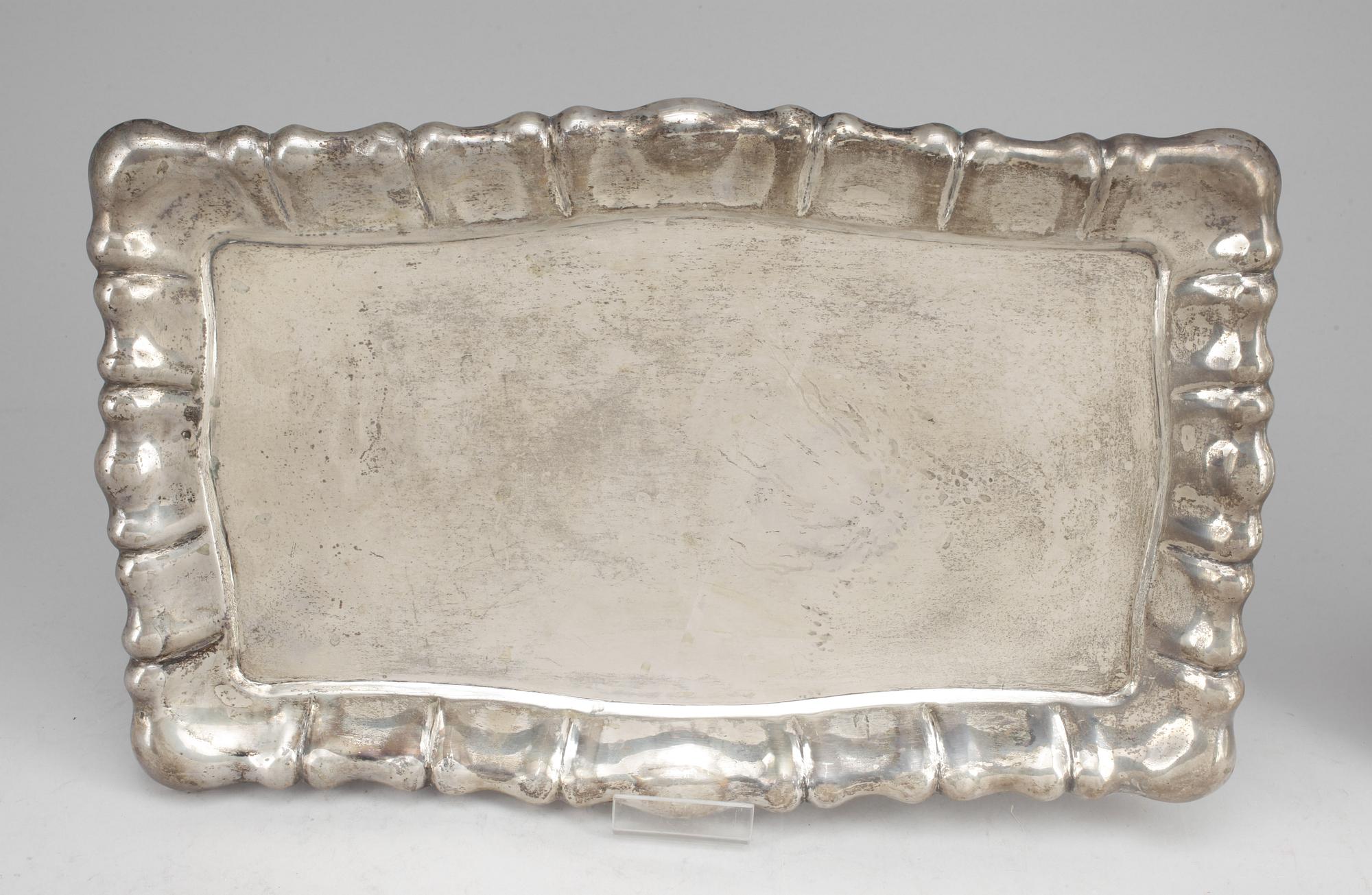 BRICKOR, 2st, silver, enligt uppgift Österrike-Ungern, 1900-talets första hälft. Vikt ca 964g.