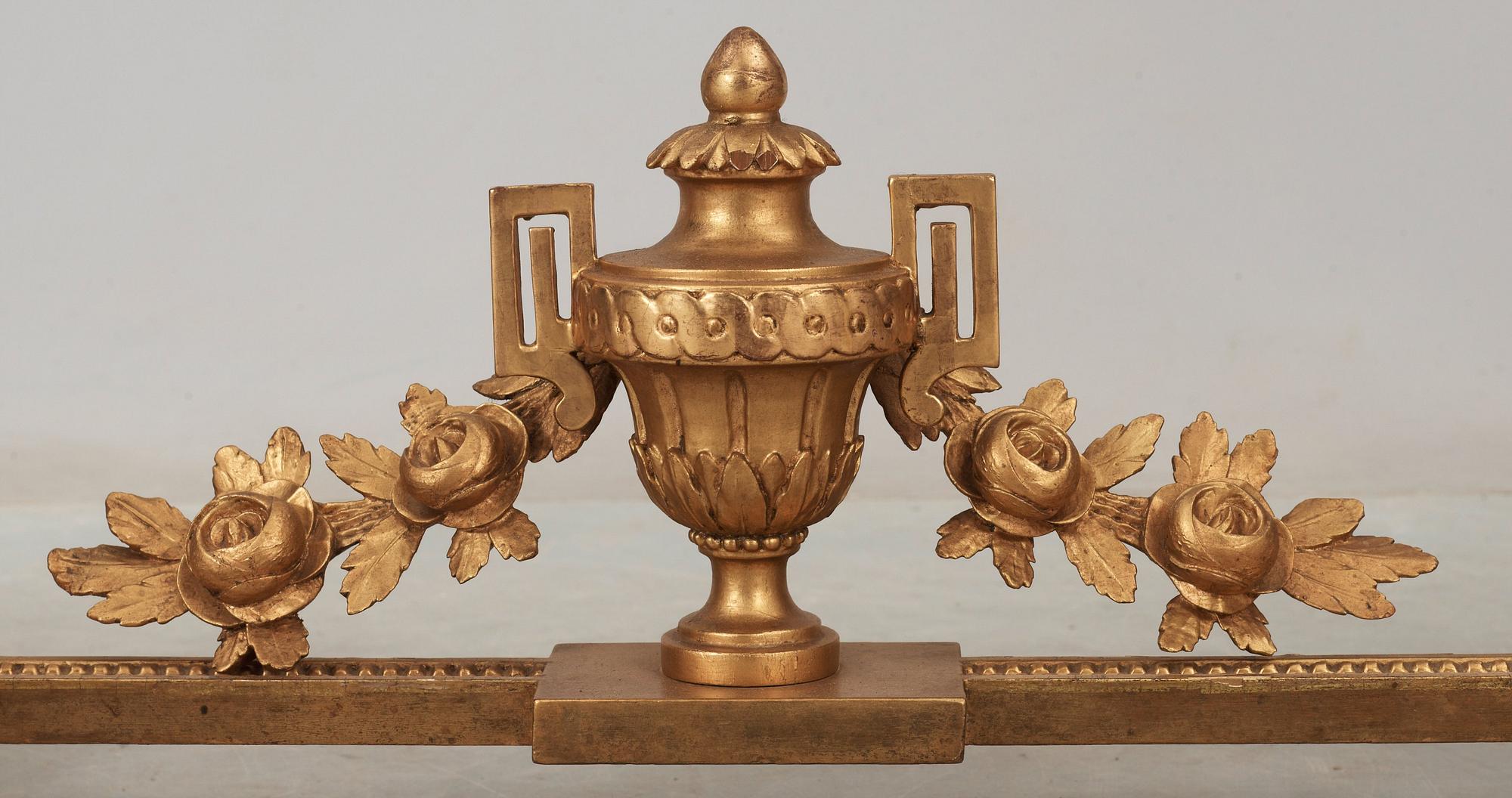 KONSOLBORD. Gustavianskt, 1700-talets slut.