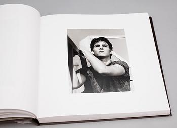 GREG GORMAN, BOK "Inside life", medföljande FOTO, signerat.