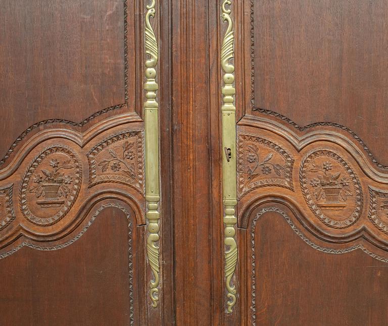 A french carved wooden cabinet, around 1900.