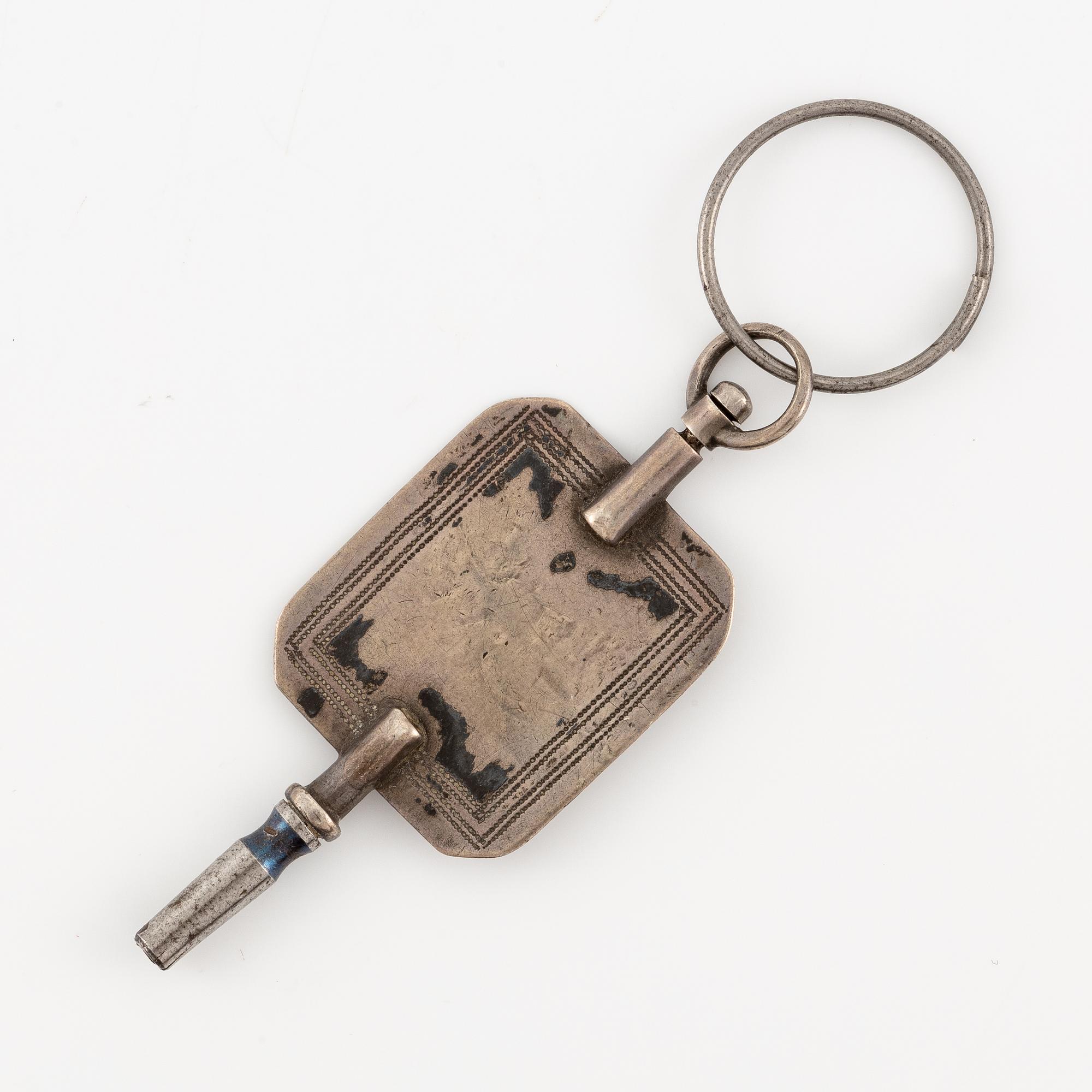 A pocket watch by Chevalier L´Ainé (watchmaker in Paris around year 1800).