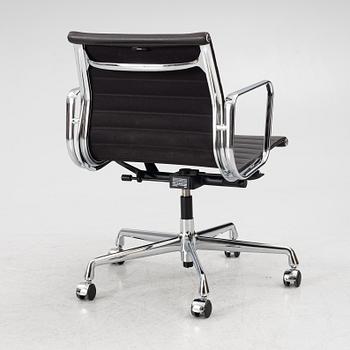 Charles & Ray Eames, kontorsstol, EA 117, Vitra, 2019.