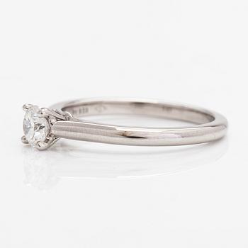 Cartier, a platinum ring with a diamond ca. 0.53 ct. Marked Cartier, FIK691 58. With certificate.