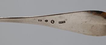 SOPPSLEV samt STRÖSKED, silver samt trä, Johan Fredrik Hollman, Skänninge, 1795, total vikt ca 180 gram.