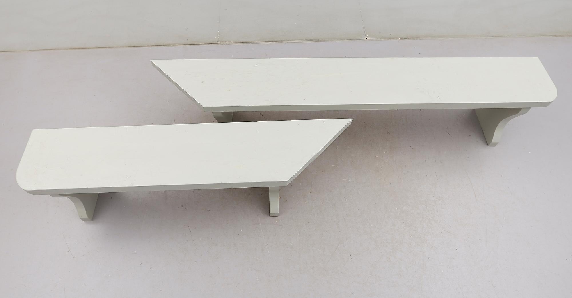 HÖRNBÄNK, 2 delar, 1900-talets andra hälft.