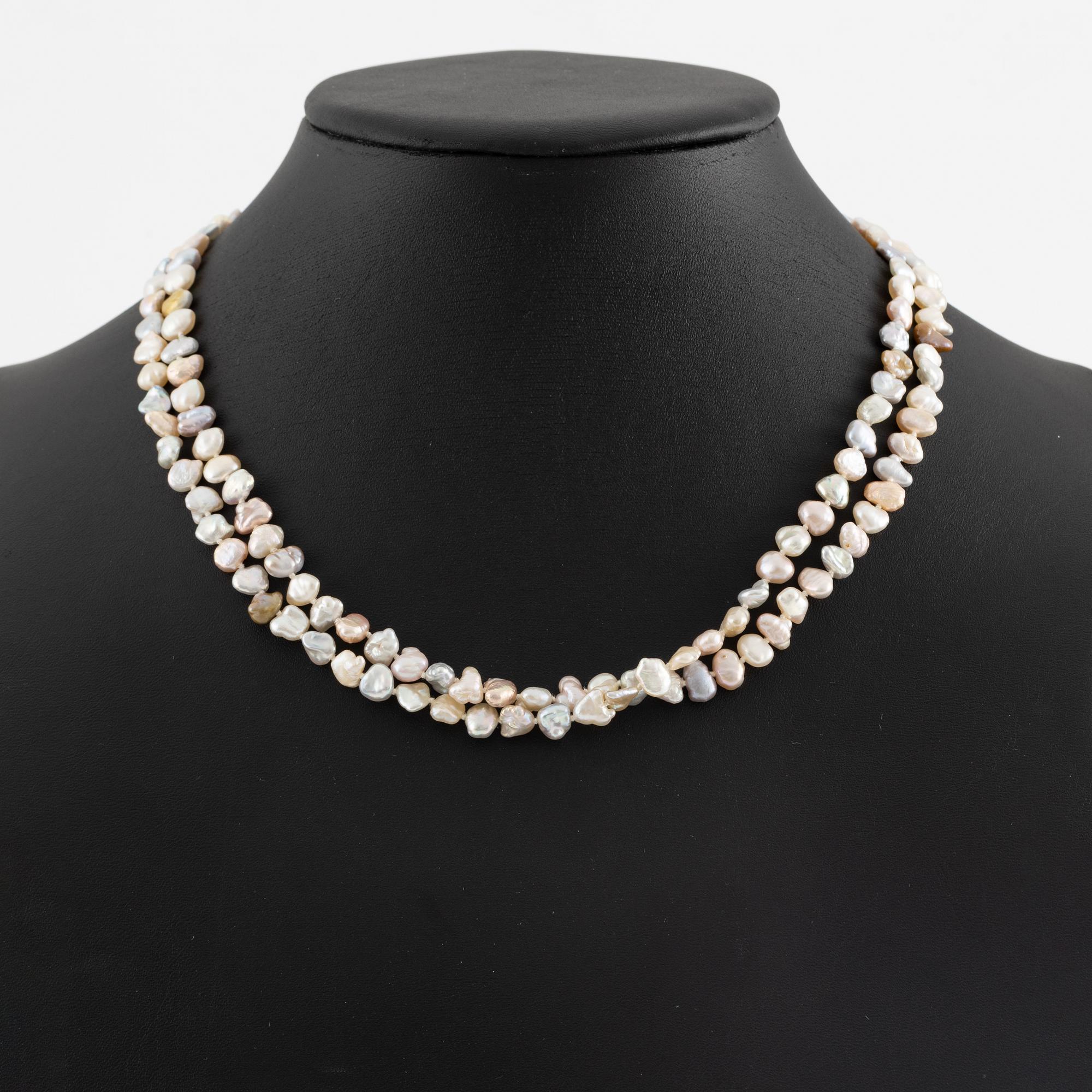 Necklace, double strand with cultured pearls, clasp 18K gold.