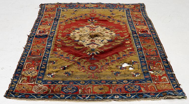 An  antique Taşpınar rug, Aksaray region, Turkey, c. 182 x 109 cm.