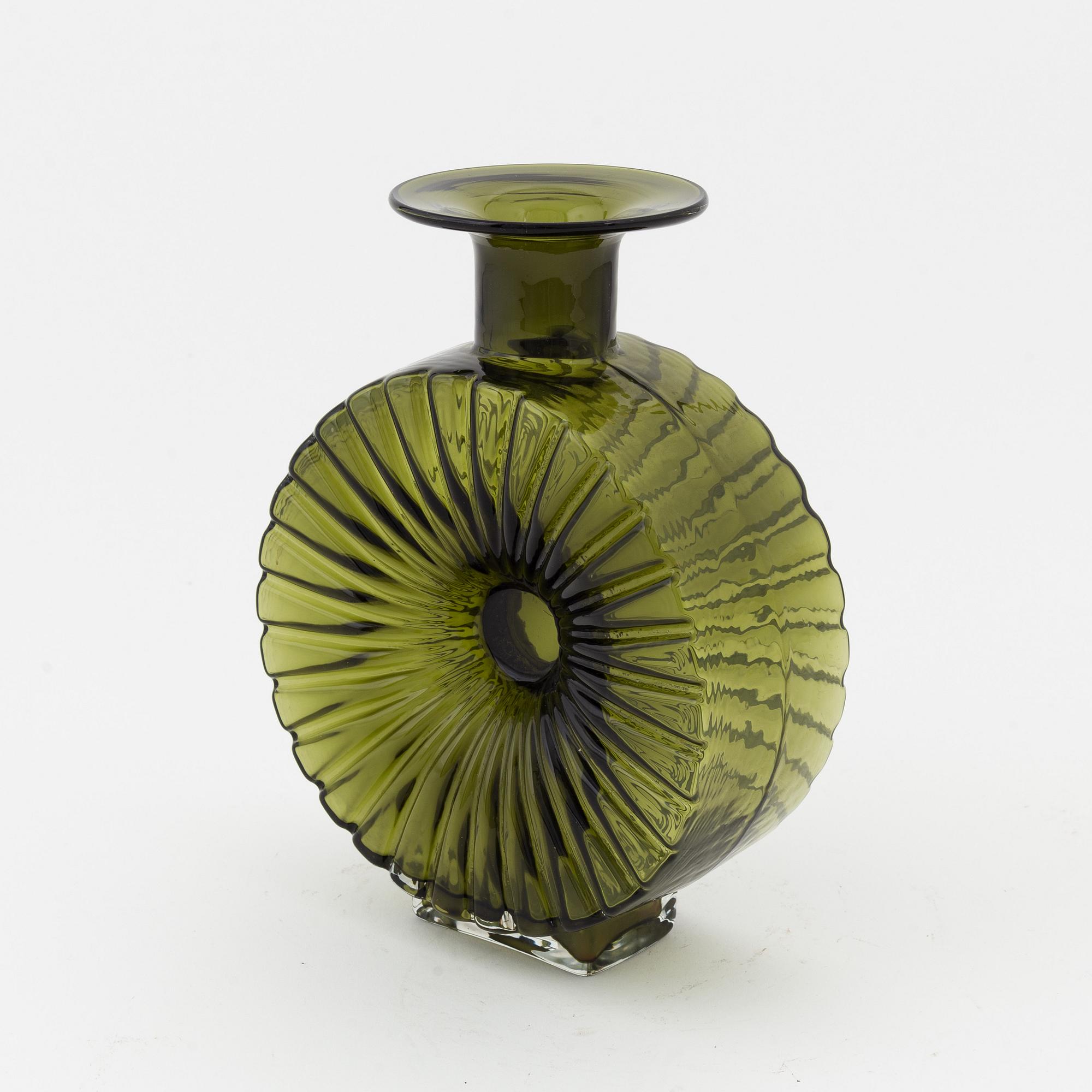 Helena Tynell, flaska "Solflaskan" Riihimäen Lasi Oy. I produktion 1964-1974.