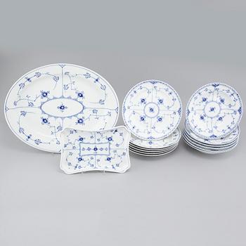 14 pieces of "Musselmalet" porcelain table ware, by Royal Copenhagen, mid 20th cenutry.