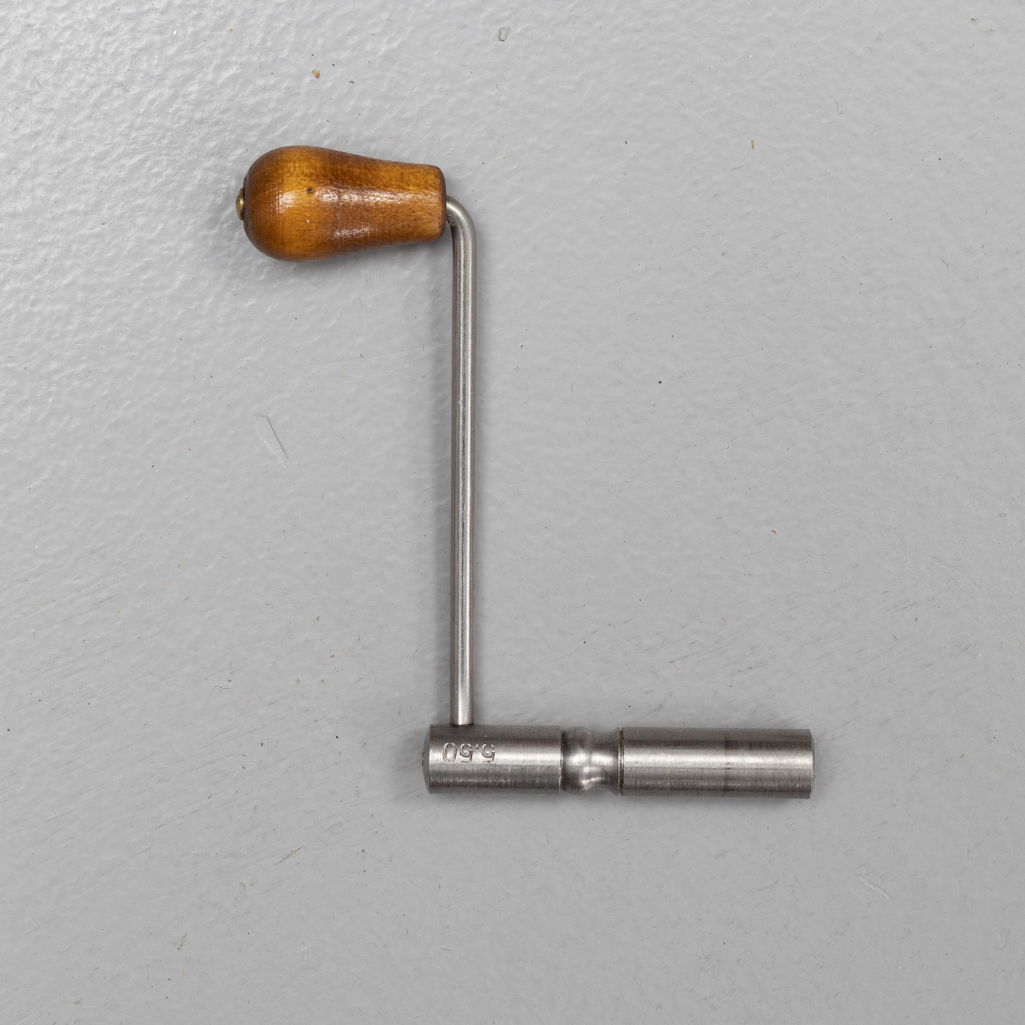 A Gustavian giltwood and parcel-gitl cartel clock by Per Henrik Beurling (Stockholm 1783-1806).