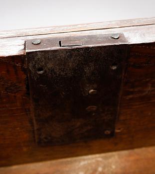 BYRÅ, sengustaviansk, omkring år 1800.