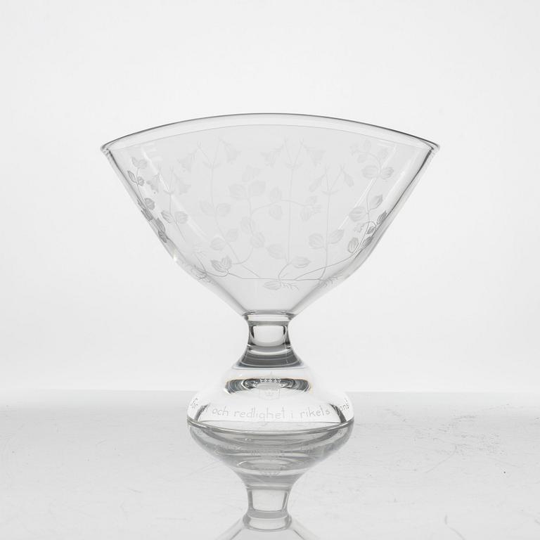 Lisa Bauer, a glass bowl, Kosta 1986.