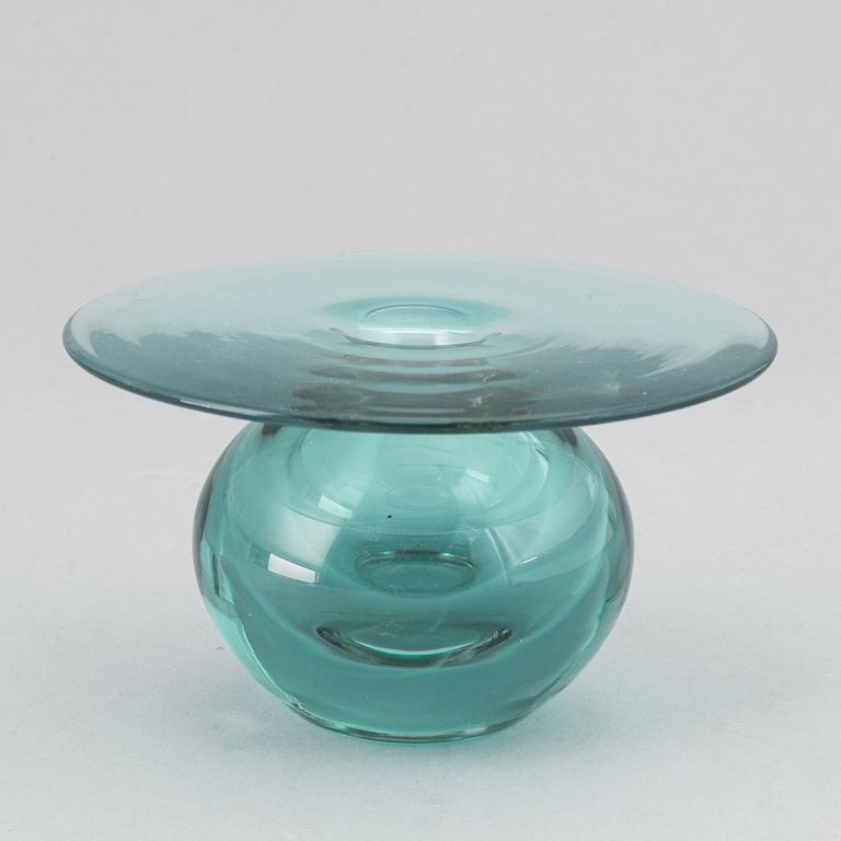 A signed 'Saturn' glass vase by Nanny Still, Riihimäen Lasi Oy, Finland.