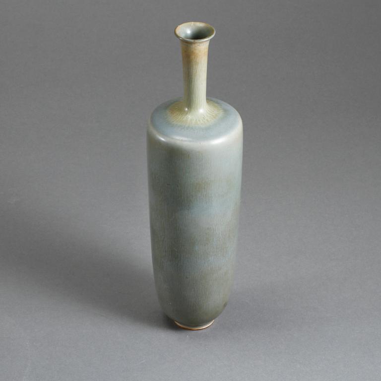 VAS, stengods, Berndt Friberg, signerad samt Gustavsbergs studiohand, 1954.