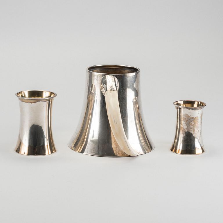 JAKTBÄGARE, 3 st, silver med vildsvinständer, K Andersson, Stockholm, 1916.
