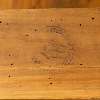 A mahogany veneered table, circa 1800.
