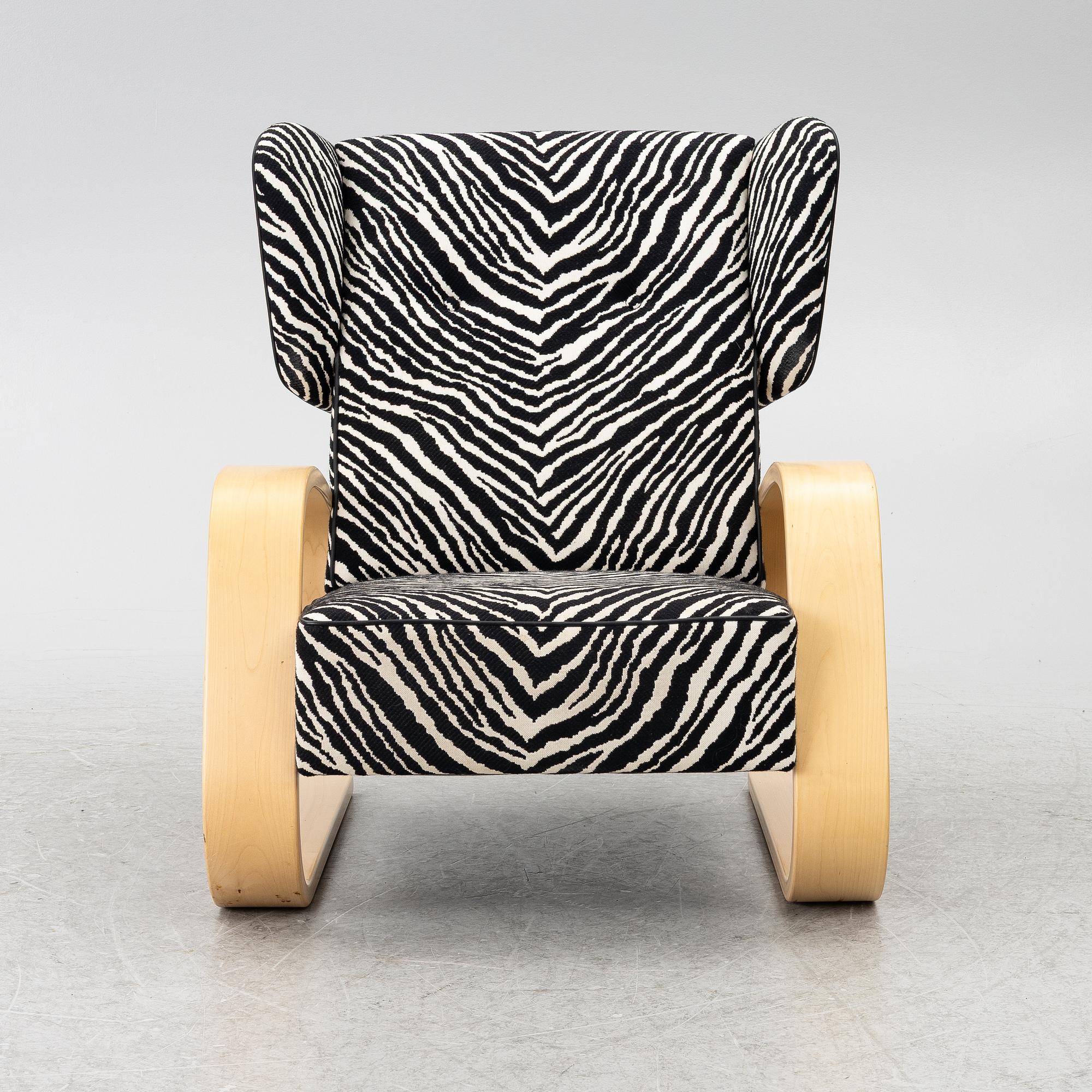 Alvar Aalto, fåtölj, modell 34 Tank, Artek, Finland, 2000-tal.