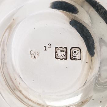 Parti bordssilver, 8 delar, sterlingsilver, England 1885-1909 och Edinburg 1807.
