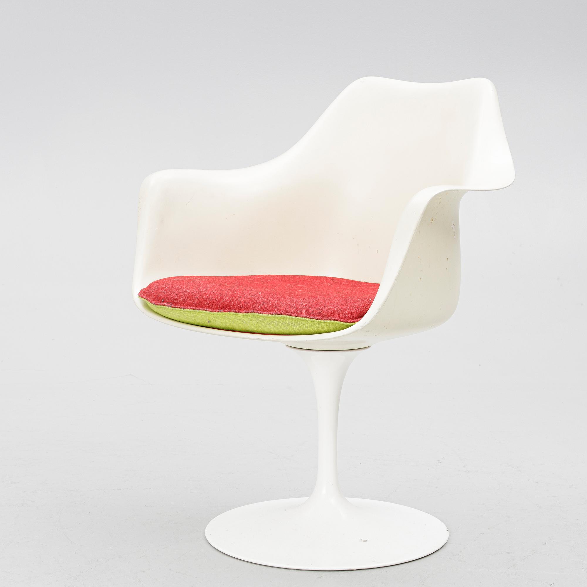 Eero Saarinen, A 'Tulip' armchair.