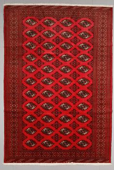 MATTA, Turkmen, ca 290 x 198 cm.