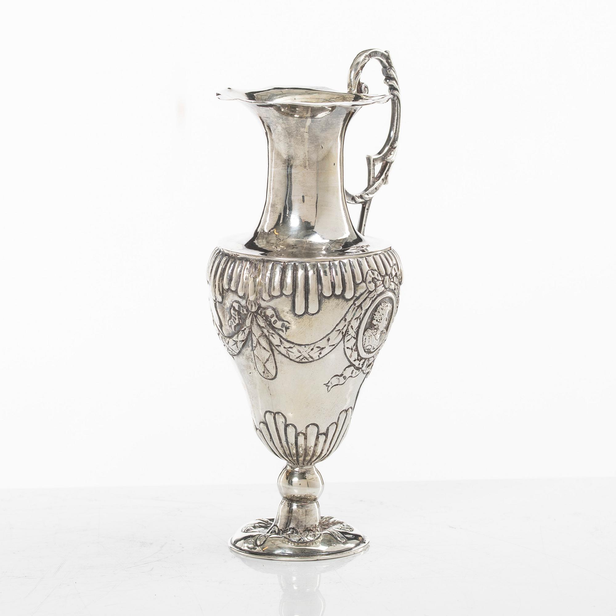 A silver vase, Germany, around the turn of the 20th century.