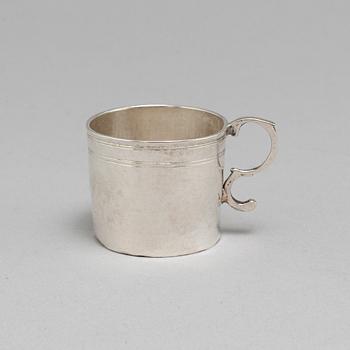 T FILIPOV, a silver vodka cup, Moskow. Assayer mark of I Saveljev (1772-78).