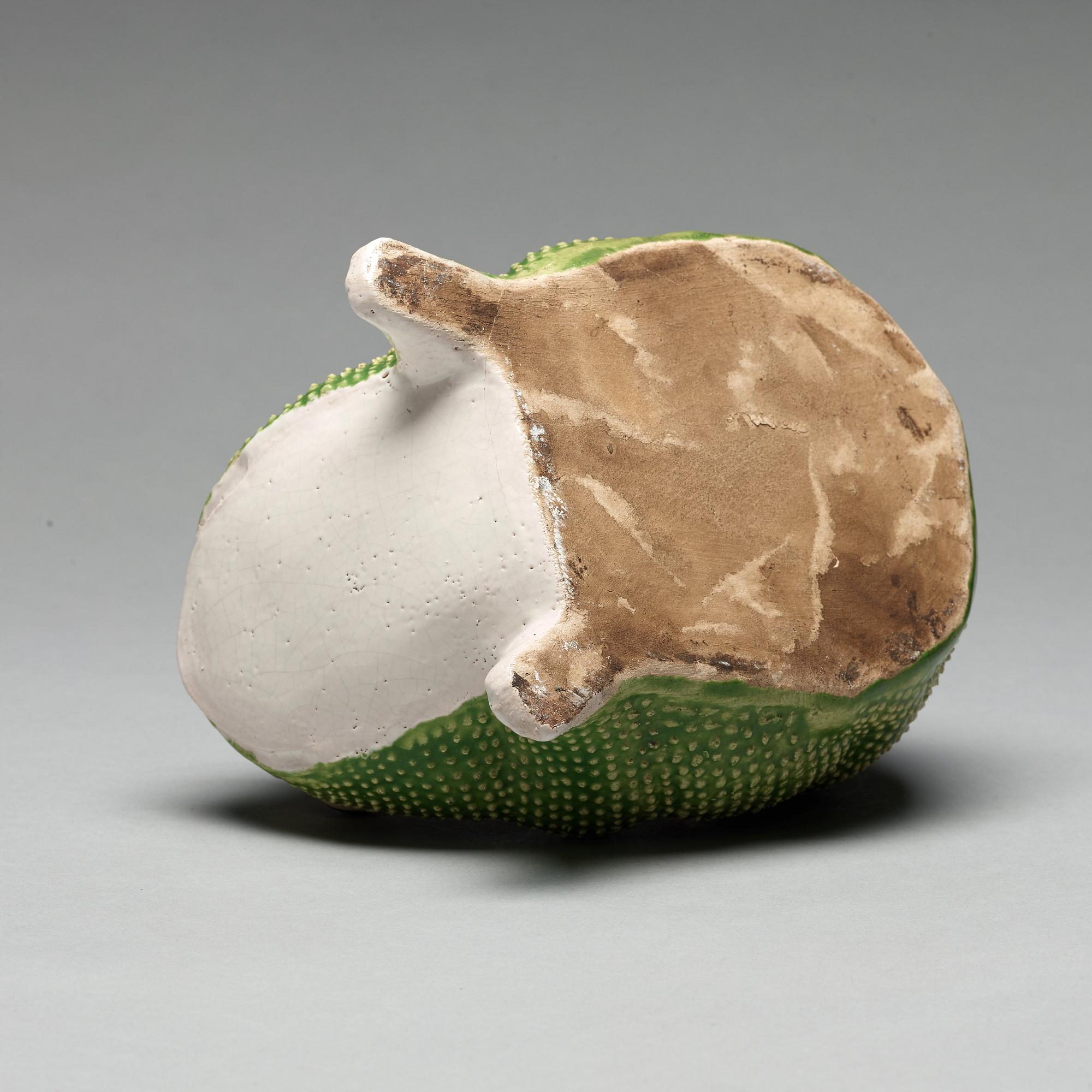 A Chinese flower pot in the shape of a frog, 20th century.