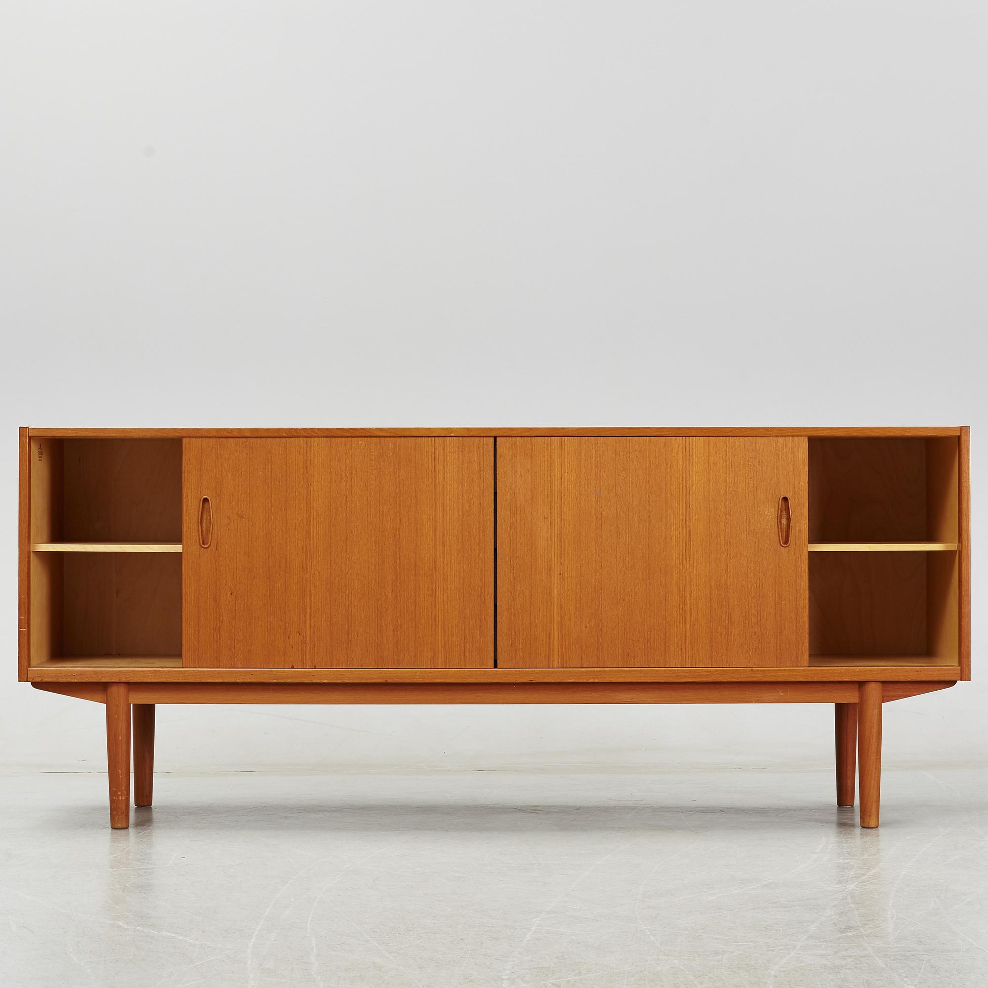 Nils Jonsson, sideboard, Bra Bohag, Hugo Troeds, Bjärnum.