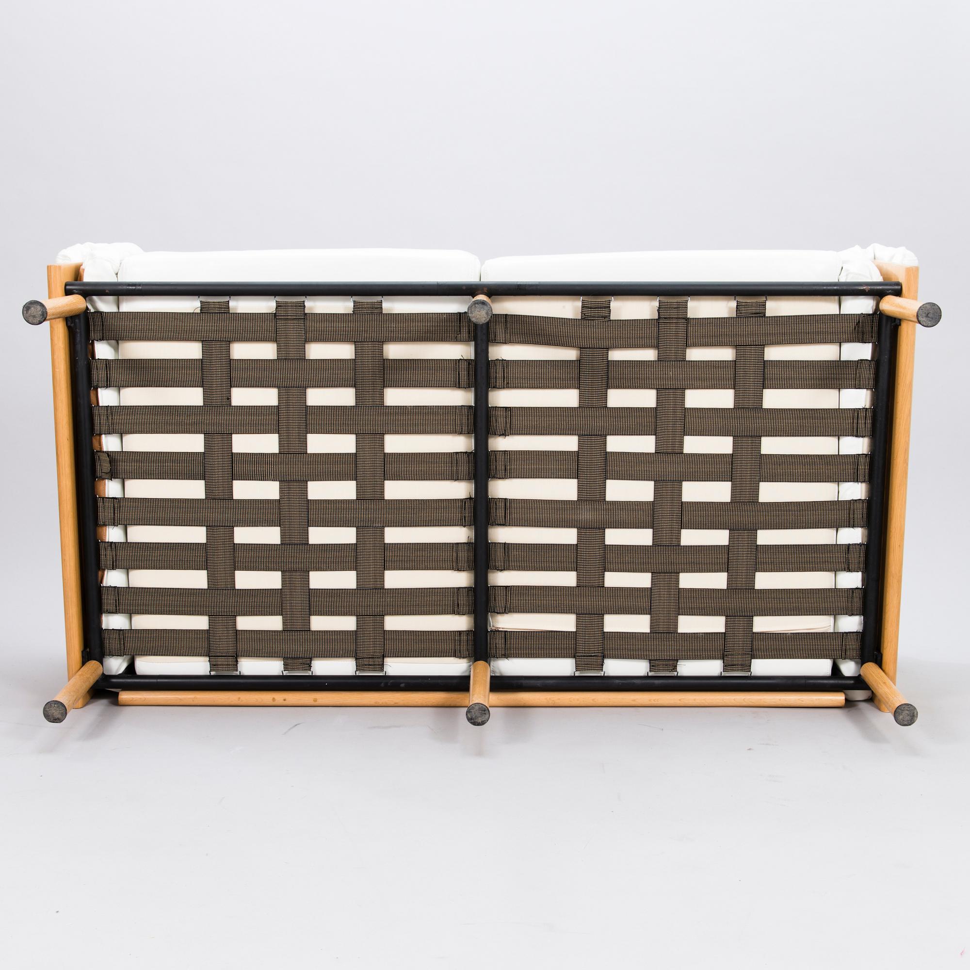 YRJÖ KUKKAPURO, sohva, "Ateljee", Haimi/Avarte 1900-luvun loppu.