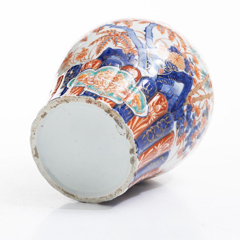 Vas, porslin. Japan, Meiji (1868-1912).