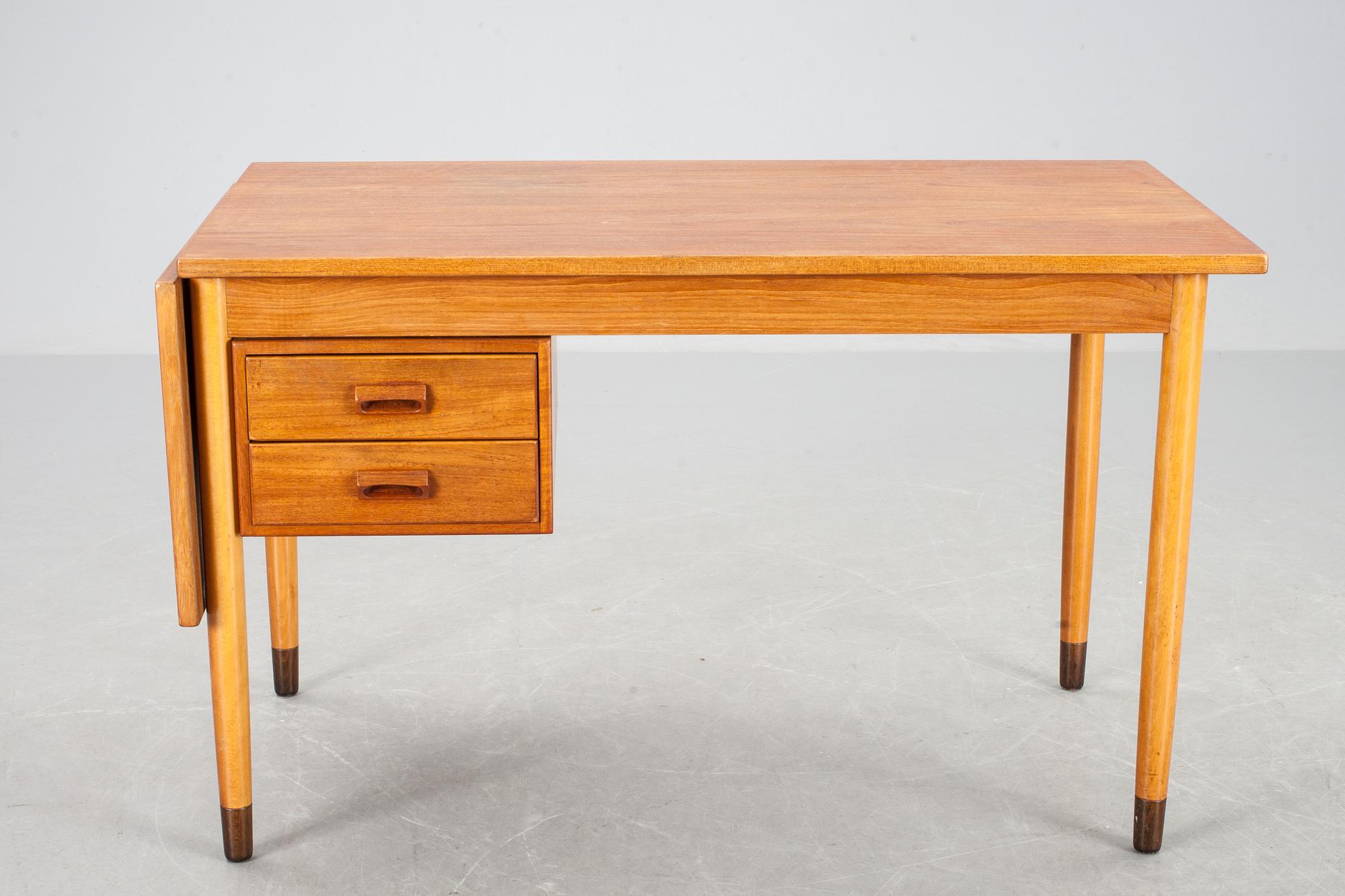 SKRIVBORD/MATBORD, Börge Mogensen, Söborg.