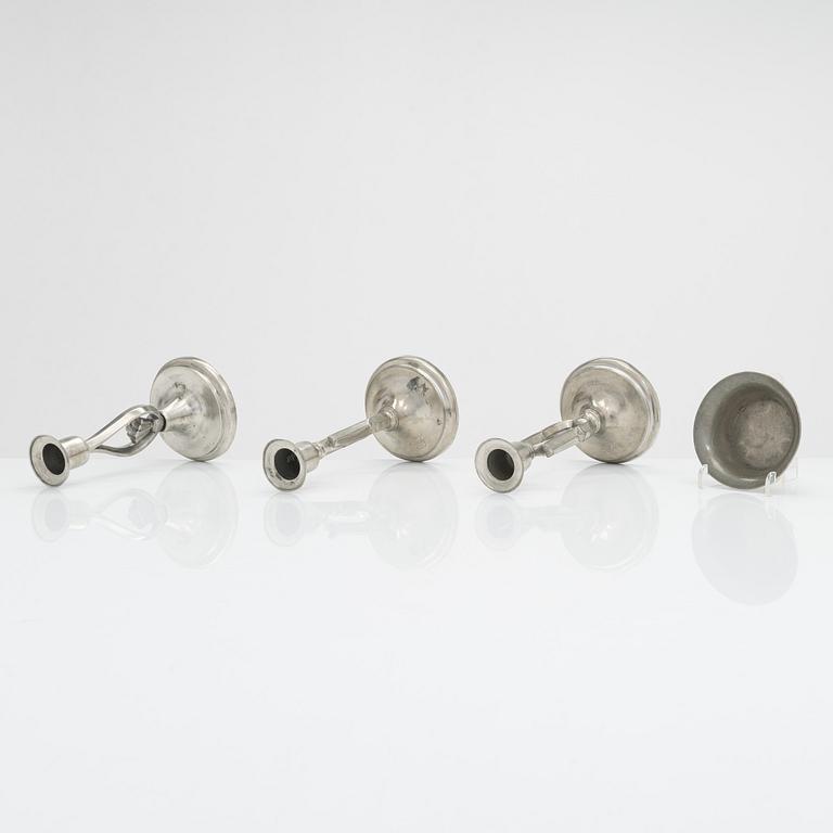 Paavo Tynell, ljusstakar, ett par modell 8025, ljusstake 8022, och skål, Taito, 1920/30-tal.