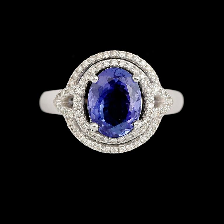 RING, 18 k vitguld, tanzanit ca 3.60 ct, briljantslipade diamanter tot ca 0.31 ct.