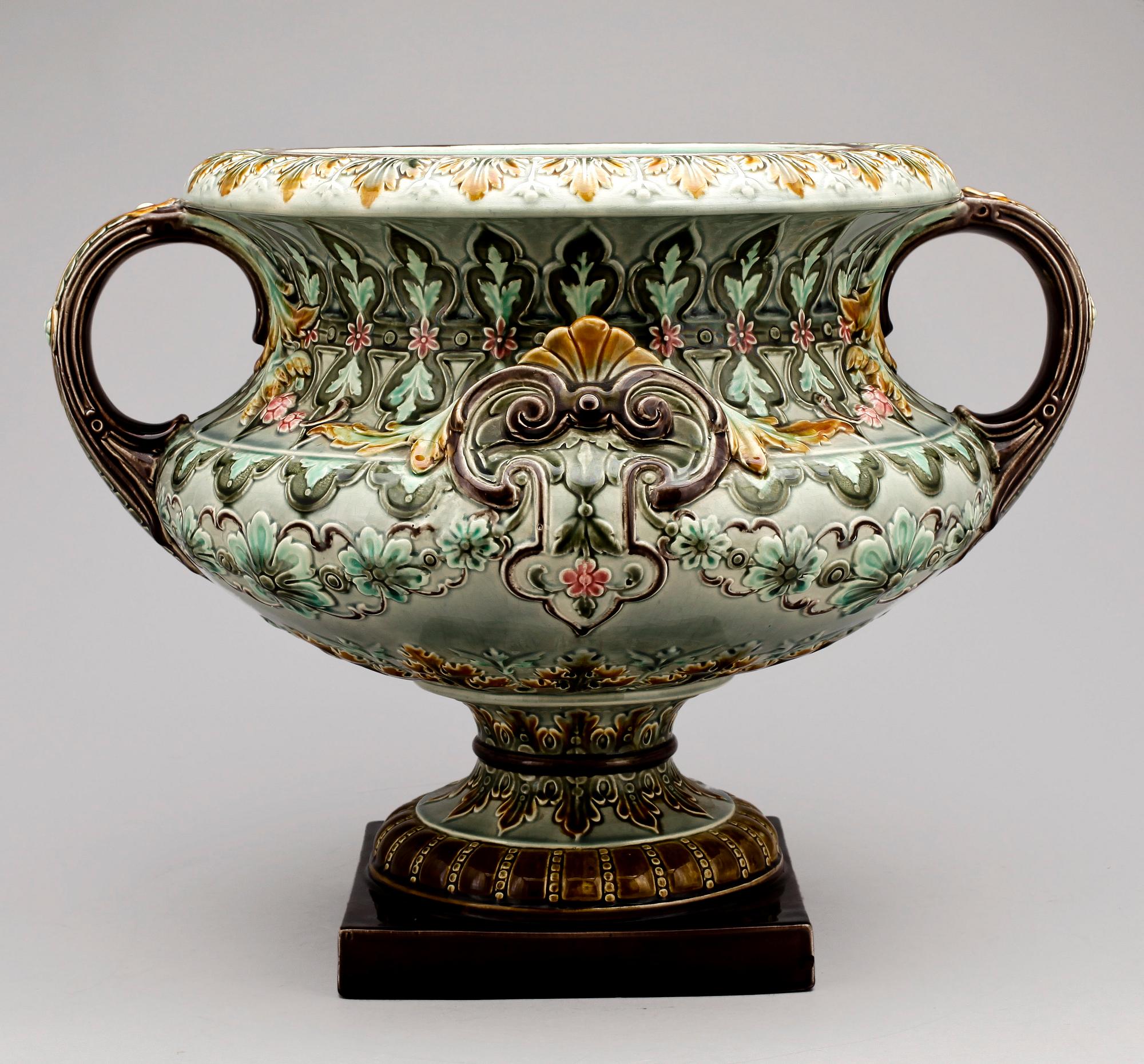 URNA, majolika, Rörstrand, 1800-talets slut.