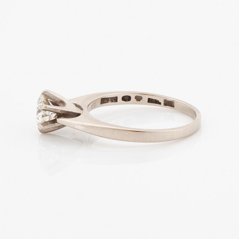 Ring, med briljantslipad diamant.