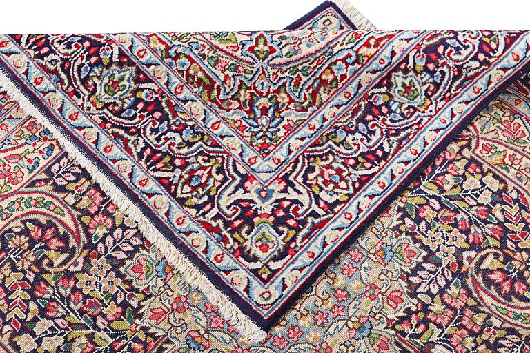 Matta, Kirman, ca. 149 x 147 cm.