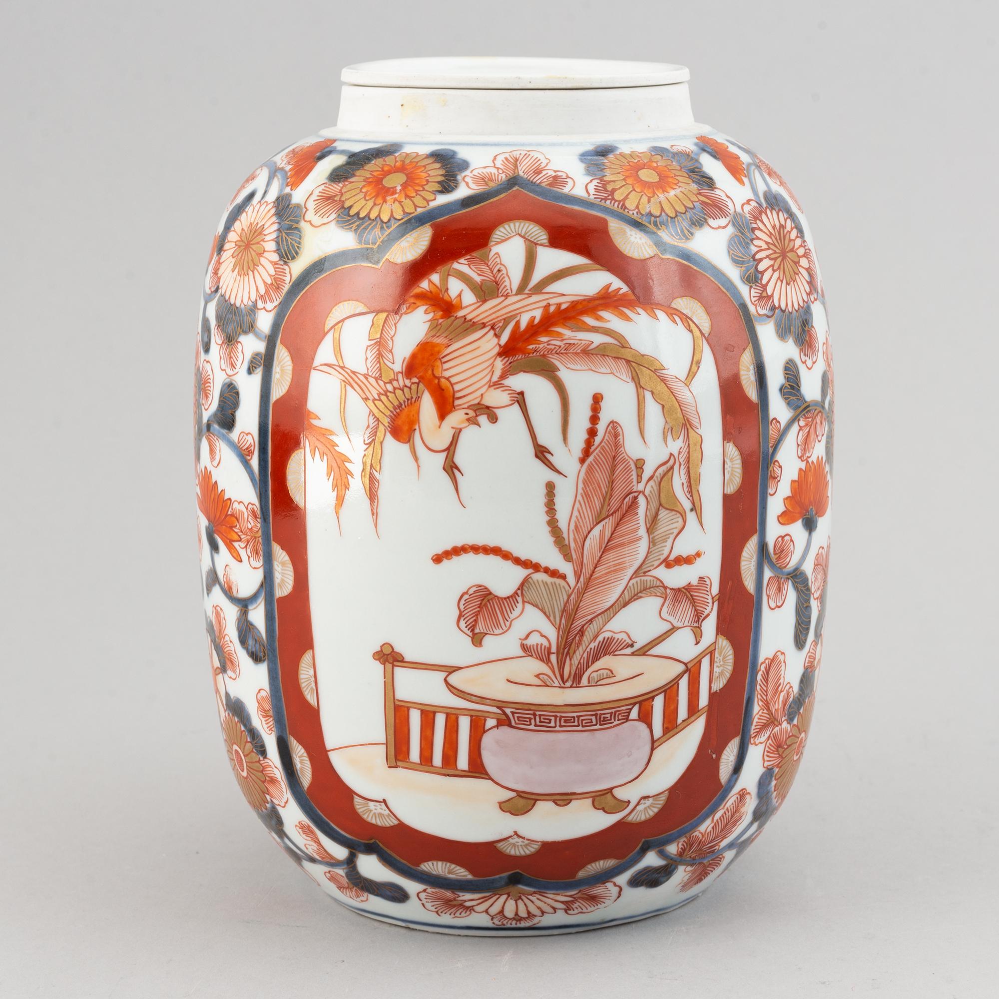 A Japanese imari jar with cover, Meiji (1868-1912).