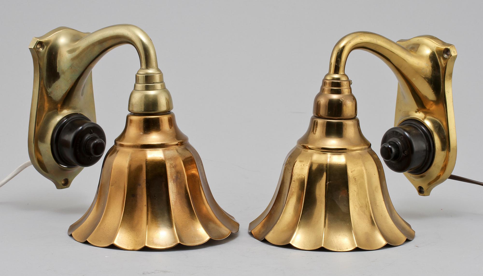 VÄGGLAMPOR, ett par, Pello patent, 1900-talets första hälft.