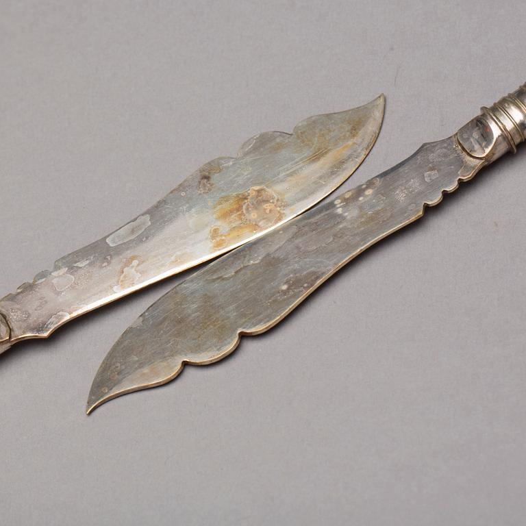 FISKBESTICK 24 delar, pläter, omkring 1900.