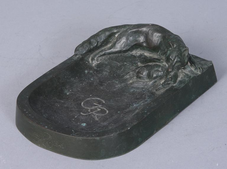 ASKFAT, grönpatinerad brons, sign samt bär gjutarstämpel "Otto Meyer", 1900-talets första hälft.