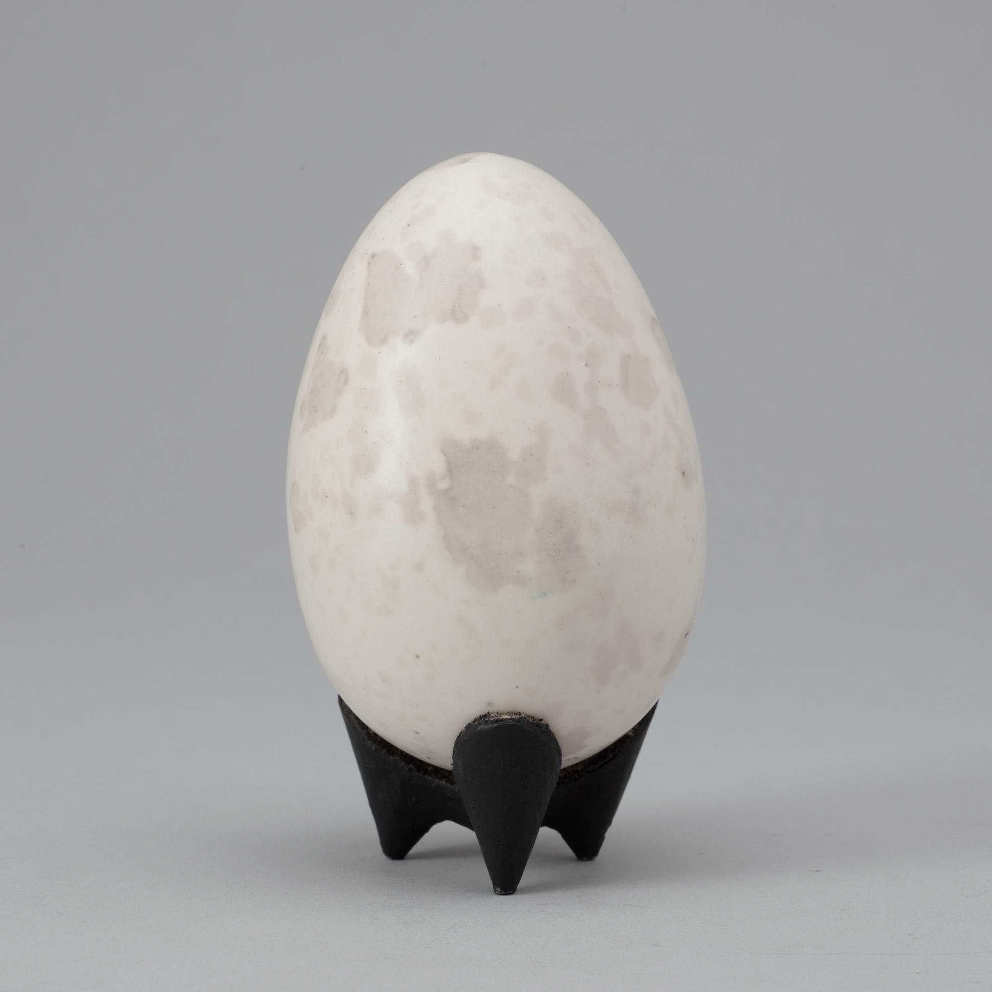 A Hans Hedberg faience egg, Biot, France.
