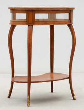 MONTERBORD, omkring år 1900.