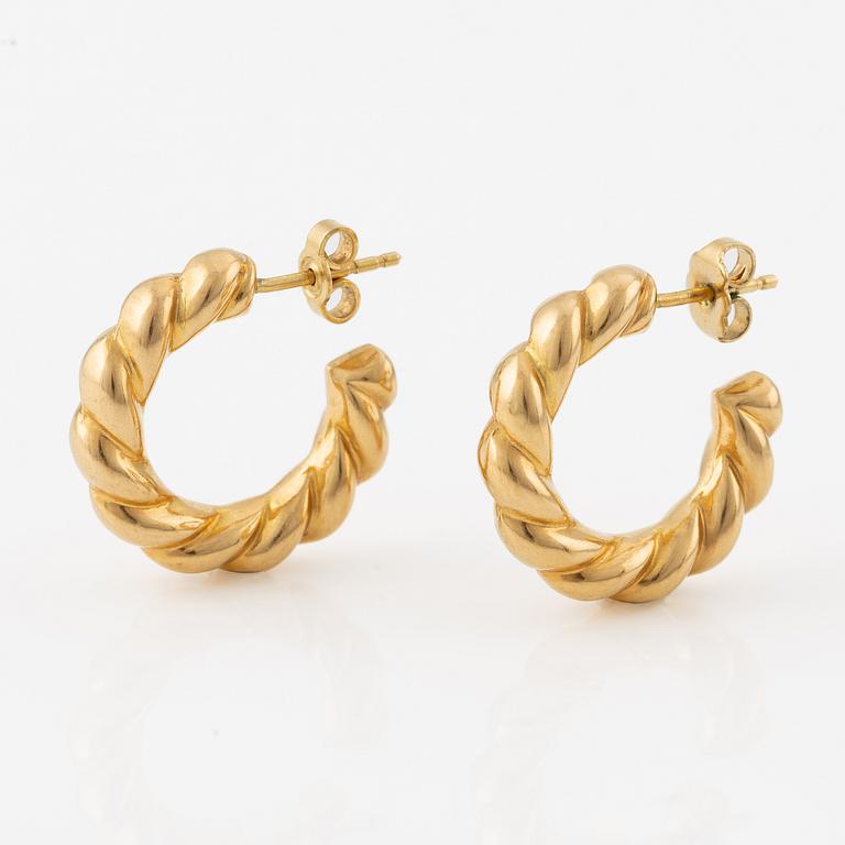 A pair of earrings 18K gold.