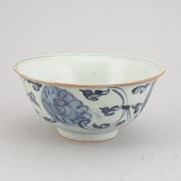 A group of four blue and white bowls, Ming dynasty (1368-1644).