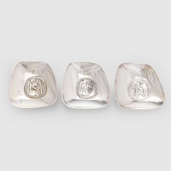 Two 1950s silver dishes, Hopeatehdas Oy, Helsingfors, 1951–55.