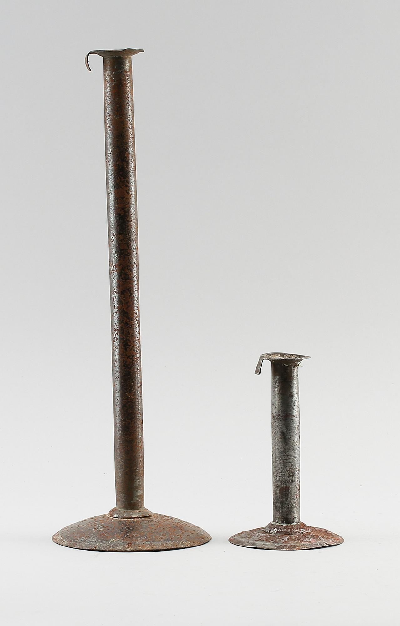 LJUSSTAKAR, 2 st, plåt, 1700-tal.
