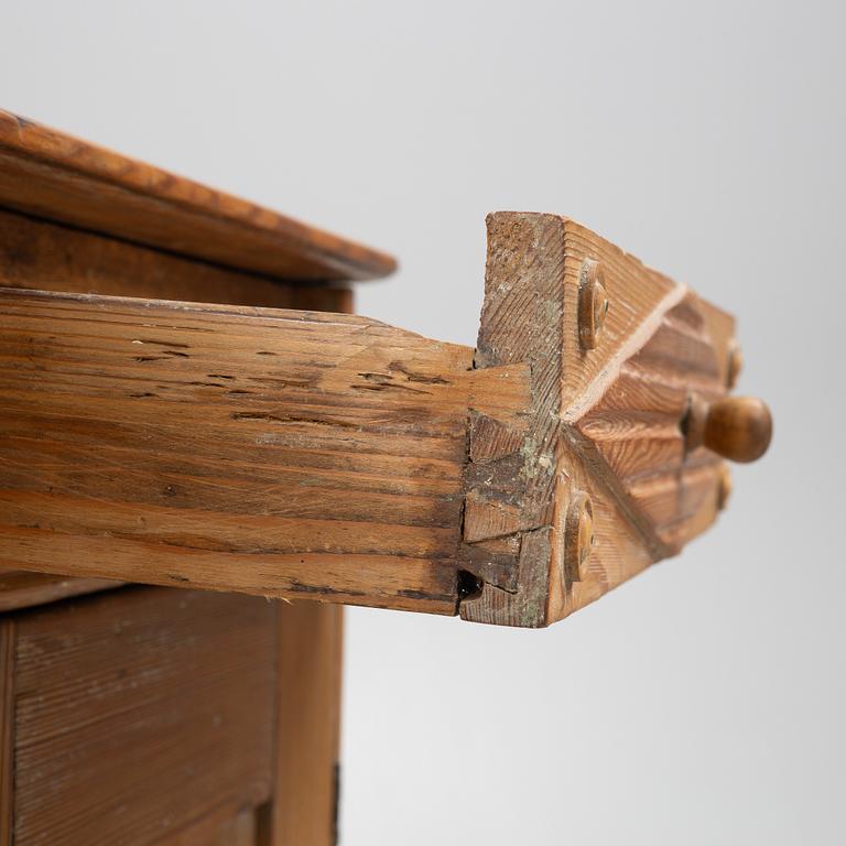 Skänk, sengustaviansk, 1800-tal.